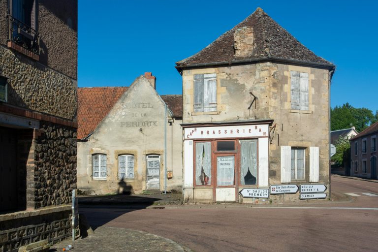 The History and Grandeur of the World's Oldest Hotels