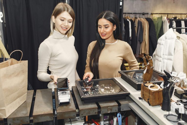 Understanding the Future of Cashless and Cardless Retail Environments