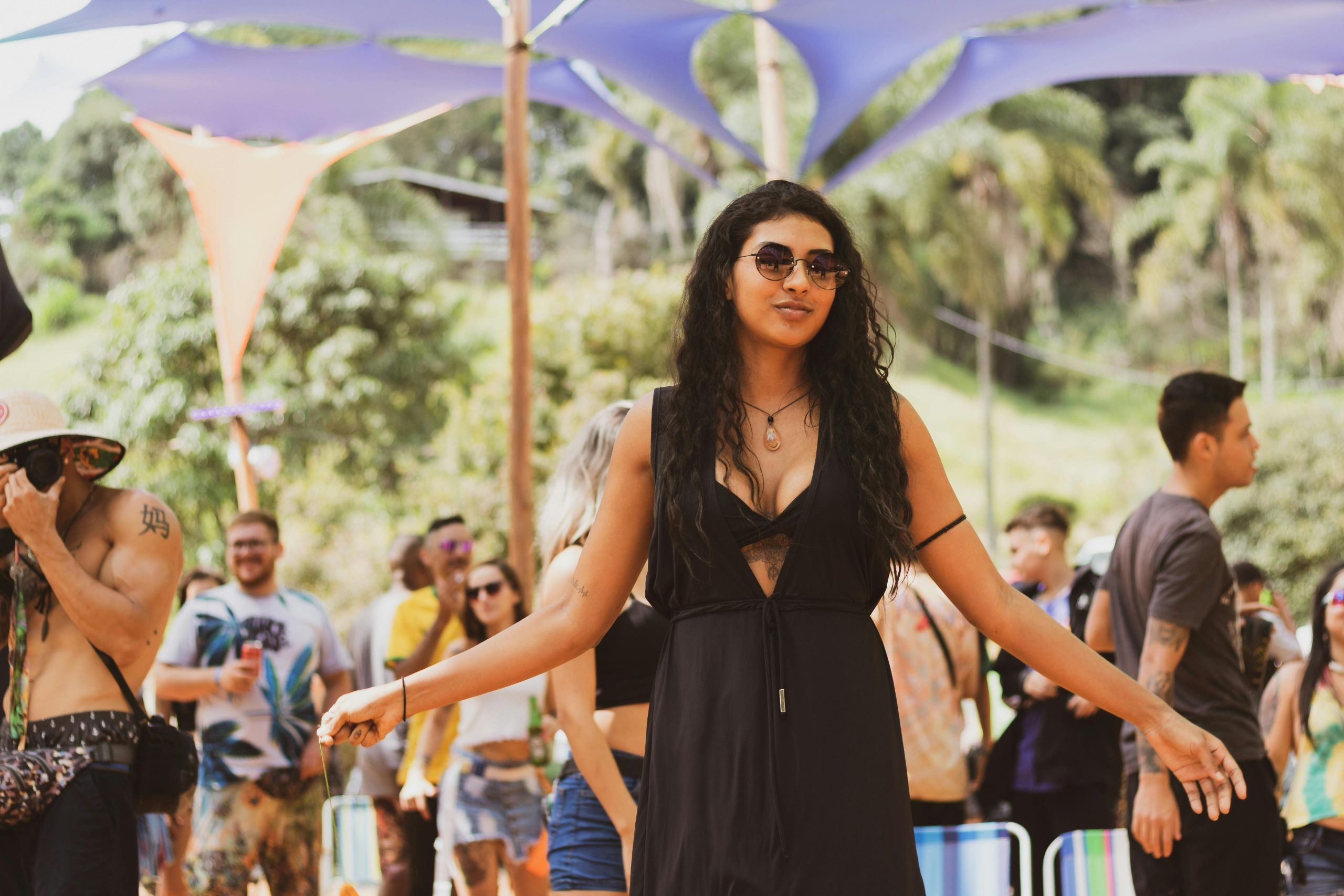 Navigating the Pressures of Social Media Comparison Culture