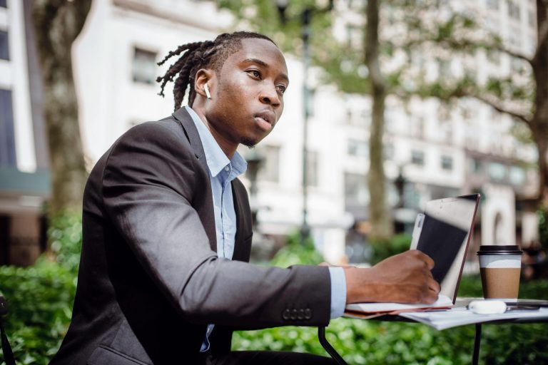 Crafting the Perfect Professional Wardrobe for Remote Work